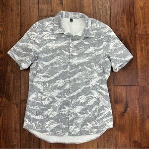 Lululemon Men’s Button Down Short Sleeve